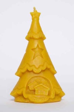 "Baum mit Engel und Stern", eine Kerze aus 100 % reinem Bienenwachs, wurde von Hand gegossen und gefertigt in der Bioland Imkerei Dühnen.