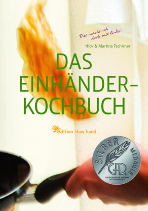 Das Einhänderkochbuch - für alle, die trotz Handicap frisch und gut kochen und essen wollen. Alle Rezepte in diesem Buch wurden mit nur einer Hand probegekocht. Dazu gibt es viele praktische Küchentipps. Außerdem werden spezielle Arbeitsgeräte vorgestellt, ohne die es mit nur einer Hand nicht geht. Und weil auch eine gute Planung wichtig ist, sind die Rezepte im Einhänderkochbuch besonders übersichtlich gegliedert und damit auch gut für Anfänger geeignet. 2015 ausgezeichnet mit der Silbermedaille der Gastronomischen Akademie Deutschland!