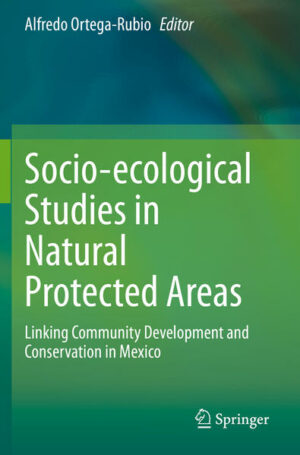 Honighäuschen (Bonn) - This book explores the interactions of local inhabitants and environmental systems in the Protected Natural Areas of Mexico. Its goal is to help understand how social groups contextualize ecological knowledge, how human activities contribute to modifying the environmental matrix, how cultural and economic aspects influence the use, management and conservation of their ecological environment, and how social phenomena are to be viewed against the backdrop of ecological knowledge. The book reviews the epistemological and historical bases of the socio-ecological relationship, and addresses the evolution of human-natural systems. From a methodological standpoint, it assesses the tools required for the integration of human and natural dimensions in the management of the environmental matrix. Further, in the case studies section, it reviews valuable recent experiences concerning the retro-interactions of local inhabitants with their environmental matrix. Given its scope, the book offers a valuable asset for researchers and professionals all over the world, especially those working in Latin American countries.