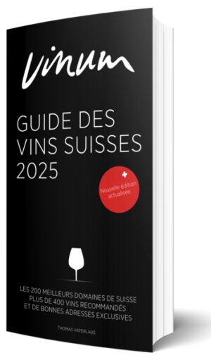 Stars établies et petits nouveaux atypiques. Le guide des vins suisses de VINUM réunit tous les plus intéressants domaines helvétiques. Thomas Vaterlaus, rédacteur en chef de VINUM et l’un des plus célèbres journalistes spécialisés dans le vin de Suisse, présente la 4ème édition entièrement remaniée du guide des vins suisses sur 314 pages. Les vignerons suisses n’ont jamais été aussi nombreux à produire des vins d’une qualité aussi exceptionnelle. - Les 200 meilleurs domaines de suisse - Plus de 400 recommandations de vins exclusifs triés sur le volet - Sélection de bonnes adresses régionales pour vos séjours oenotouristiques - Évolution actuelle de la scène viticole suisse - Top 10: les meilleurs vignerons suisses, les meilleurs vins par catégorie: Pinot Noir, Chasselas, etc.