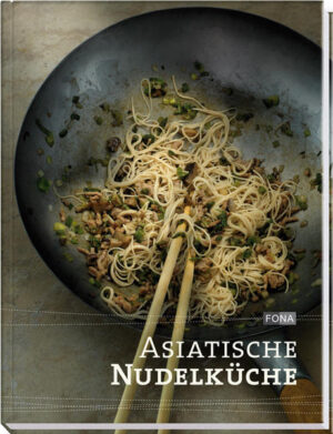 Die asiatische Nudel-Küche weckt müde Geister. Zum Beispiel mit der traditionellen japanischen Nudelsuppe nach einer durchzechten Nacht. Asia-Nudelgerichte gehören unterdessen auch bei uns im Westen zu den unschlagbaren Favoriten. Verwendet werden Frischprodukte der Saison, jedoch kaum Fett. Die köstlichen Rezepte sind dank kurzer Garzeit leicht, gesund und bunt.