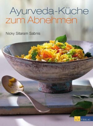 Nach der ayurvedischen Lehre lassen sich mit der geeigneten Ernährung auf sanfte Weise Körper, Seele und Geist reinigen und entgiften und dadurch erfolgreich Gewicht reduzieren und halten. Nach einer Einführung in die Grundlagen des Ayurveda und einem Test zur Bestimmung des eigenen Konstitutionstyps präsentiert Ayurveda-Experte und -Koch Nicky Sabnis 120 neue, typgerechte und alltagstaugliche Rezepte, die das Entschlacken und Abnehmen auch zu einem kulinarischen Erlebnis machen. Die Rezepte lassen sich schnell und einfach zubereiten, brauchen nur wenige, überall erhältliche Zutaten, sind laktose- und glutenfrei und überwiegend vegan. In grosszügiger Gestaltung und mit einer Fülle attraktiver Bilder ein Genuss für alle Sinne.