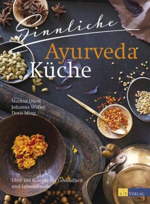 Mit diesen auf ayurvedischen Prinzipien basierenden Rezepten lässt sich im Handumdrehen ein erotisches Mahl zubereiten. Sorgfältig ausgewählte aphrodisische Zutaten wecken die Sinne, die Lebens- und Liebesgeister und sorgen für ein gesundes Gleichgewicht zwischen Arbeit, Alltag, Verpflichtungen auf der einen und Sinnlichkeit, Entspannung und Genuss auf der anderen Seite. Frische Kräuter, köstliche Gemüse und besondere Gewürze sind die Hauptzutaten - alles äusserst gesunde Lebensmittel, die eine geballte Ladung Vitamine, Mineralstoffe, Spurenelemente und dazu noch das gewisse Etwas enthalten.