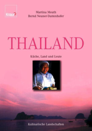 Die erfolgreiche Reihe Kulinarische Landschaften wird jetzt ergänzt durch eine lukullische Offenbarung: Thailand. Sanft-würzige Kokos-Currys, höllisch-scharfe WOK-Gerichte oder kräuterduftende Salate: »Thai-Food«, das sind exotische Gewürze, extra-frische Zutaten wie Fisch, Fleisch und Gemüse und ein umwerfender Reichtum an Gerüchen und Geschmäckern - eine wahre Entdeckungsreise für die Sinne. Wer könnte besser durch die Königsküche Asiens führen als die beiden renommierten Food-Journalisten Martina Meuth und Bernd Neuner-Duttenhofer? Seit 30 Jahren sind sie Kenner und begeisterte Liebhaber des Landes. Das vielgereiste Autoren-Duo hat die besten Rezepte aus Thailand mitgebracht und zeigt in diesem wunderschön ausgestatteten Bildband, wie man sie zu Hause nachkochen kann - mit Rezeptdolmetscher!