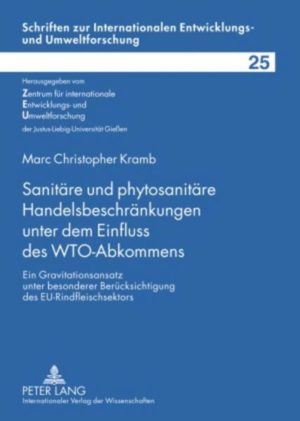 Honighäuschen (Bonn) - Das Ziel der Arbeit ist es, den protektionistischen Effekt von sanitären und phytosanitären Handelshemmnissen aus der Gruppe der nichttarifären Handelshemmnisse auf der Basis der zugänglichen Informationen über die WTO mit Hilfe eines ökonometrischen Modells herauszuarbeiten. Die WTO-Datenbank der SPS-Meldungen wird hierfür analysiert und ein modifiziertes Gravitationsmodell zur Anwendung gebracht, um den tatsächlichen Handelseffekt im EU-Rindfleischhandel im Zusammenhang mit BSE-Maßnahmen im Außenhandel von Handelspartnern zu quantifizieren. Es zeigt sich, dass SPS-Maßnahmen im Zusammenhang mit BSE die Rindfleischexporte der EU in den wichtigsten Produktkategorien reduziert haben. Sie wirkten allerdings nicht wie ein Handelsverbot, da der prozentuale Erlösrückgang zum Teil deutlich unter 100% lag.