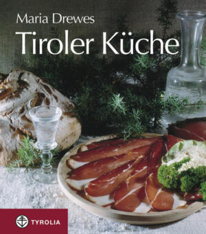 Das ideale Geschenk für Ihre Gäste in Tirol. Die bekannte und bewährte „Tiroler Küche“ von Maria Drewes liegt hier in einer sehr ansprechenden Kleinausgabe vor. Die kleine Auswahl von Köstlichkeiten der Tiroler Küche - rund 70 Rezepte - soll zum Kennenlernen anregen und Gusto auf die heimische Esskultur machen.