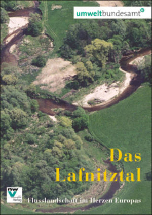 Honighäuschen (Bonn) - Naturnahe Flusslandschaften sind in Mitteleuropa selten geworden. Das Lafnitztal zählt zu diesen kostbaren Lebensräumen. Seine Landschaft wirkt aus der Vogelperspektive wie ein bunter Teppich. Die unterschiedlich großen Wiesen, Äcker, Auwälder und Gebüschgruppen bilden ein vielfältiges Mosaik, durch welches sich ein schmaler Fluss windet. Das vorliegende Buch des Umweltbundesamtes berichtet über die Besonderheiten dieses international bedeutenden Feuchtgebietes. Der Abschnitt der Lafnitz entlang der südburgenländisch-steirischen Landesgrenze mit den breit ausladenden Flussmäandern ist eines der letzten unregulierten Flachlandgewässer Österreichs! Das Flusstal beherbergt viele Tier- und Pflanzenarten sowie Lebensräume, deren Erhaltung in der Europäischen Union besondere Bedeutung zukommt. Die AutorInnen zeigen aber auch auf, dass aus der Sicht des Naturschutzes an der Lafnitz Handlungsbedarf besteht. In den letzten Jahren gingen u. a. artenreiche Wiesen verloren, zwischen den naturnahen Flussstrecken bestehen keine Verbindungen. Entwicklungsszenarien, die auf die Interessen der Bevölkerung Rücksicht nehmen, zeichnen ein visionäres Bild einer naturnahen Flusslandschaft. Ein Ausblick über die Chancen, diese Visionen auch verwirklichen zu können, schließt den Themenbogen über das Lafnitztal ab.