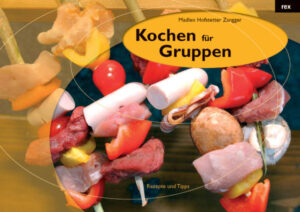 Einfach, variantenreich, bei Gross und Klein beliebt sind die Kochrezepte für Selbstkocher in grösseren Gruppen. Ein Kochbuch mit einfachen und kreativen Rezepten für grosse Gruppen, berechnet jeweils für 10 Personen. Wer als Selbstkocher für 10, 20, 30 oder mehr Erwachsene und Kinder ein Frühstück, Mittagessen oder Abendessen zubereiten oder eine ganze Woche für eine Gruppe kochen möchte, findet hier die geeigneten Rezepte, viele Tipps und alle nötigen organisatorischen Hinweise. Mit einem Küchendolmetscher für alle speziellen Ausdrücke in Deutschland/ Österreich/Schweiz. Die übersichtliche Darstellung und die gute Auswahl macht auch weniger Geübte zu erfolgreichen Köchinnen und Köchen.