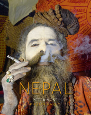 Nirgendwo sonst auf der Welt findet ein Fotograf eine so große Zahl exotischer heiliger Männer mit langen Bärten und bunten Gewändern wie in Kathmandu