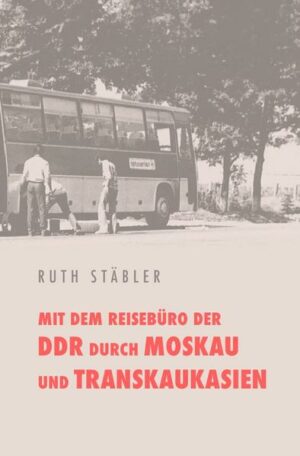 Die Autorin war Unterstufenlehrerin in der DDR und nimmt uns mit auf ihre Reise durch die bedeutendsten Orte der sowjetischen Republiken: darunter Sewan