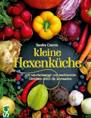 In der Hexenküche wird seit Jahrhunderten mit natürlichen Zutaten gekocht. Ob Gerichte mit wild gesammelten Kräutern und Beeren oder traditionelle Rezepte wie das Pfannenbrot Bannock: In diesem Buch findest Du eine Sammlung leckerer und zugleich einfacher Hexenrezepte. Aus saisonalen und frischen Zutaten zauberst Du im Handumdrehen urtümliche Gerichte, die besonders gut zu den Feiertagen des Hexenjahres schmecken.