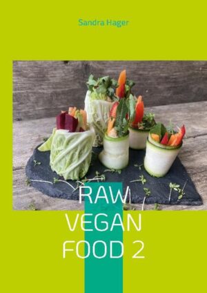 Genau wie bei dem Vorgängerbuch: Raw Vegan Food, finden sich auch in diesem Buch viele köstliche Smoothie-Varianten und kreative rohköstliche Hauptspeisen. Teils schnell gemixt verzaubern Obst, Gemüse, Sprossen, Nüsse und Samen die Sinne. Interessante Informationen zu einzelnen Lebensmittel macht dieses rohköstliche Kochbuch zu einem spannenden Nachschlagewerk.