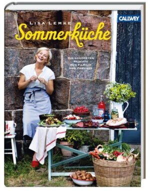 Es ist Sommer, man will Freunde treffen und richtig gut essen. Doch wofür soll man sich entscheiden, bei all den Köstlichkeiten, die der Sommer bietet? In diesem Buch stecken die besten Rezepte für ein großes Fest, gemütliches Picknick, einen außergewöhnlichen Grillabend oder ausgiebigen Brunch. Lisa Lemke hat die schönsten Zusammenstellungen für grandiose Büffets und alle Tipps und Tricks, die eine gute Planung und clevere Organisation erleichtern, um das Essen entspannt mit der Familie oder Freunden genießen zu können. Dieses Buch zeigt die schönsten Ideen für tolle Sommergerichte, angefangen von einem Abendessen für viele Gäste bis hin zu einer einfachen Mahlzeit für die engsten Freunde oder die Familie.