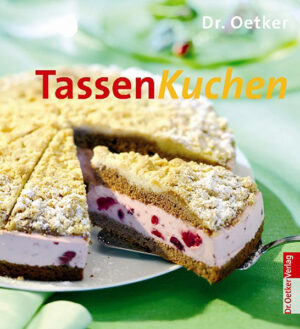 Schon alle Tassen im Schrank? Wer gerne backt, aber das Hantieren mit Messbecher und Waage als lästig empfindet, der sollte zumindest eine Tasse im Schrank haben. Denn auf die kann man bei der Zubereitung der Kuchen und Torten dieses Buches nicht verzichten. Sie ist das Maß aller Zutaten. Die über 30 Rezepte zeigen, dass einfache Zubereitung und leckere Backkreationen kein Gegensatz sind. Dr. Oetker Tassenkuchen bringen frische Ideen in jede Backstube.