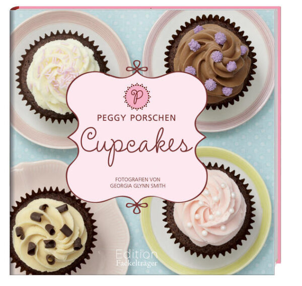 • Die besten Cupcakes aus Peggy Porschens Londoner „Kuchen-Paradies • Ausgewählte Rezepte mit detaillierten Schritt-für-Schritt-Anleitungen In diesem liebevoll gestalteten Backbuch hat Peggy Porschen die schönsten, köstlichsten und erfolgreichsten Cupcakes aus ihrem Londoner Café für uns zusammengestellt. Herausgekommen ist eine einzigartige Auswahl kleiner, verführerischer Kunstwerke, die allesamt durch ihr originelles Design, verbunden mit viel Liebe zum Detail bestechen. Von fruchtig-frisch und locker-leicht bis schokoladig, gefüllt oder beschwipst, sind dieses unwiderstehlichen Trendtörtchen eigentlich viel zu schade zum Verzehren. Willkommen im Cupcake-Paradies!