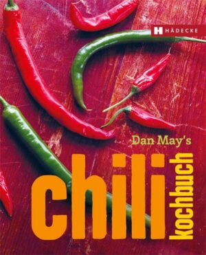 Red, hot & Chili Chilis und Chilisaucen machen aus jedem Gericht etwas Besonderes. Hier sind Lieblingsrezepte aus aller Welt versammelt, die die unterschiedlichsten Chilisorten und -schärfen optimal zur Geltung bringen. Ob nur mit einem Hauch oder von atemberaubender Schärfe, bei jedem Rezept sind die jeweils passendsten Sorten und der Schärfegrad angegeben. Von thailändischer Nudelsuppe mit Rindfleisch über Graved Lachs mit Chili-Marinade bis zu marokkanischen scharfen Lammfleischbuletten mit Joghurtsauce, von afrikanischem Bohneneintopf über Chili-Ofenkartoffeln mit Knoblauch und Rosmarin bis zu einer schnellen Chili-Zitronen-Mayonnaise und feurigen Pastasaucen reichen die Geschmackserlebnisse. Selbst ein Pekannusskuchen oder eine Bloody Mary gewinnen durch die Wahl der richtigen Chilis neue, perfekt „geschärfte“ Konturen. Hinweis: Dies ist die Ausgabe für Deutschland und Österreich. Die inhaltlich identische Ausgabe für die Schweiz ist beim Schweizer Fona Verlag unter dem Titel „Red hot Chili Kochbuch“ mit der ISBN 978-3-03780-503-9 erhältlich.