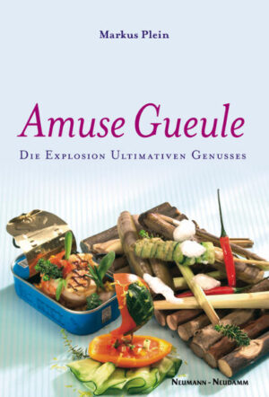 Amuse Gueule 36 Gänge zum Abendessen? Warum eigentlich nicht! Jetzt halten kleine kulinarische Kunstwerke Einzug in die heimische Küche. Ob zu zweit beim Candle- Light-Dinner oder mit Freunden bei einer Appetizer- Party: mit Amuse-Gueule-Menüs liegen Sie absolut im Trend! Amuse Gueules, die kleinen leckeren Häppchen, die ursprünglich in Restaurants der gehobenen Klasse, vor dem eigentlichen Menü gereicht wurden, begeistern nicht nur durch das Geschmackserlebnis, sondern durch ihre kunstvolle Dekoration. Faszinieren Sie jetzt Ihre Gäste mit dieser neu entdeckten Feinschmecker-Variante. Markus Plein hat eine Auswahl seiner besten Rezepte zusammengestellt und präsentiert die ausgefallensten Kreationen - mit einfachen Mitteln und leicht in der Zubereitung. Das Werk beinhaltet, außer Kochrezepten mit Menüvorschlägen auch Praxistipps, Ideen für Motto-Diners und Tischdekorationen. Großer Serviceteil. Markus Plein, Jahrgang 1972, kochte nach seiner Ausbildung im 3-Sterne-Waldhotel Sonnora (Dreis), in namhaften deutschen und europäischen Gourmet - Restaurants, z. B. Dieter Müller - Schlosshotel Lerbach, Jöhri’s Talvo - St. Moritz, Tristán - Mallorca. Insgesamt 13 Jahre verbrachte er in Spitzenhäusern weltweit, darunter in Singapore, Hong Kong, Tokio und Australien. 2001 eröffnete Plein das Restaurant „Altes Kelterhaus“ in dem malerischen Moseldörfchen Wintrich. In anspruchsvollem Ambiente verwöhnen er und sein kreatives Team die Gäste mit kulinarischen Kreationen mit mediterranem und asiatischem Einfluss. Seine besondere Leidenschaft gilt den Amuse Gueules, den „kleinen Grüßen aus der Küche“.