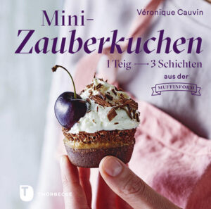 Der Trend geht weiter! Für alle, die von Zauberkuchen nicht genug bekommen, gibt es jetzt Zaubermuffins - und wieder heißt es: ein Teig, drei Schichten, unendlicher Genuss. Diesmal kommen die kleinen leckeren Kuchen aus der Muffinform in neuen, verführerischen Geschmacksrichtungen wie Mokka, Mojito, Schwarzwälder Kirsch, Johannisbeere-Pistazie und vielen mehr. Ob als Dessert, für Kindergeburtstage, Feste oder einfach mal für zwischendurch - die Muffinform verleiht den kleinen Törtchen die perfekte Form und die Rezepte versprechen köstlichste Genussvielfalt!