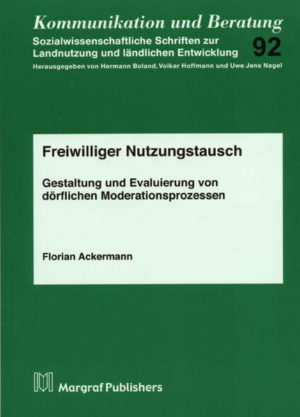 Honighäuschen (Bonn) - Die freiwillige Kooperation im dörflichen Gemeinschaftsleben ist ein wichtiges Gut, welches das Dorfleben im privaten wie auch im ökonomischen Leben vorwärtsbringt. Hilfst Du mir, so helfe ich Dir. Denn durch die Zusammenarbeit können Ziele erreicht werden, die alleine nicht erreicht werden könnten. Ein relativ neues Lösungskonzept im Bereich der Bodenneuordnungsverfahren, das die Kooperationsbereitschaft untereinander nutzen will, ist der Freiwillige Nutzungstausch. Dieser ist eine Art partizipative Flurneuordnung, die freiwillig, kostengünstig und schnell funktioniert, wenn alle Beteiligten kooperieren und an einem Strang ziehen. Doch hier liegt oft das Problem. Die für dieses Verfahren notwendige Kooperation hängt im Wesentlichen von zwei Faktoren ab: Zum einen von dem sozialen Miteinander, der sogenannten Kooperationsbereitschaft der Gruppe und zum Anderen von der Motivation von zumindest einer Person, den Tauschprozess vorwärts zu treiben. In diesem Buch werden daher erstmalig nicht nur der normative Ablauf eines Nutzungstauschverfahrens dargestellt, sondern parallel dazu eine empirische Analyse über die Erfolgsfaktoren solcher Kooperationsprojekte aus vier verschiedenen Sichtweisen (der beteiligten Landwirte, der Moderatoren - methodisch sowie technisch - und der Verwaltung) durchgeführt. Parallel dazu wird eine Kosten-Nutzen-Analyse erstellt, die beweist, dass sich ein Nutzungstauschverfahren nach zwei Jahren amortisieren kann, je nachdem welche neue Bewirtschaftungsstruktur erzielt werden konnte.