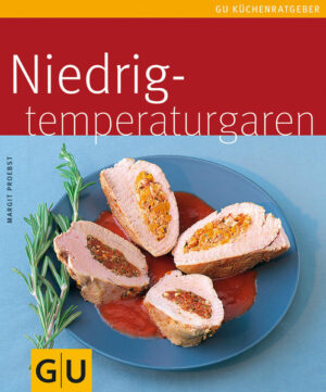 Wunderbar zarte Fleischgerichte mit Gelinggarantie sind kein Geheimnis mehr. Nach dem Bestseller Zart und saftig bei 80° legt Erfolgsautorin Margit Proebst nach. Über 30 köstliche Fleischgerichte und dieses Mal sogar auch Fisch, die ganz einfach und auf den Punkt gelingen. Niedrigtemperaturgaren ist der Schlüssel zum Küchenerfolg! Ganz sanft und schonend garen die guten Stücke wie von alleine im Ofen, während man sich schon um seine Gäste kümmern kann. Rezepte für 2, 4 oder auch 8 Personen garantieren Genuss im kleinen und großen Kreis. Wie wäre z. B. ein Dinner for two mit Entenbrust in Cranberry-Portwein-Sauce, Seeteufel mit Orangen-Mandel-Sauce als Familienessen oder ein saftiges Chateaubriand beim großen Dinner. Kompliziert ist nur die Entscheidung für das passende Rezept - sicher dagegen der Erfolg bei ihren Gästen! Für perfektes Gelingen gibt es zusätzlich die Garzeitentabelle und für den perfekten Rundumgenuss Zusatzrezepte für leckere Saucen.