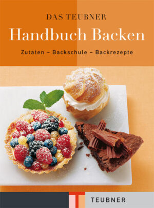 Das informative Nachschlagewerk aus der Reihe TEUBNER Handbücher bietet viel Information, Know-how und Rezepte rund um das Thema Backen. Das Buch gliedert sich in drei Teile: 1. Zutaten, d.h. Produktinformation zu mehr als 130 Backzutaten von Agar-Agar bis Zucker, 2. Backschule, d.h. Backen Schritt für Schritt in Text und Bild. Gezeigt werden die Zubereitung von Teigen und Massen, Verwendung von Kuvertüre, Umgang mit Gelatine, Wasserbad, Blindbacken und vieles mehr. 3. Backrezepte: eine umfangreiche Rezeptsammlung mit über 150 Rezepten bietet Kuchen, Torten, kleines Gebäck sowie Herzhaftes wie Pizza und Quiche aus dem Ofen. Ein PLUS sind die Themenseiten zum Beispiel zu Kaffee, Tee, zur Geschichte des Mehls, Backutensilien, Backformen, über Maße und Gewichte, Liköre und Aromen.