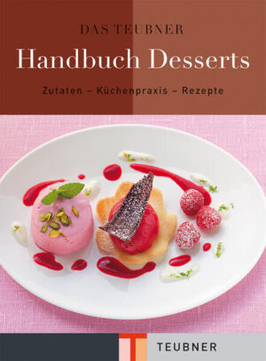 Das TEUBNER Handbuch Desserts bietet viel Wissen und Informationen in kompakter Form: Das große Dessert-ABC - Umfassende Infos in mehr als 150 Produktbeschreibungen. Wichtige Zutaten für die Dessertküche von Ahornsirup über Rosenwasser bis Palmzucker. Mit EXTRA-Seiten zur Gerätekunde. Die umfangreiche Kochschule - Alle wichtigen Techniken anschaulich bebildert: Baiser herstellen, Dekorationen und Garnituren, Kuvertüre temperieren, eine Mousse zubereiten oder eine Sabayon schlagen bis hin zum fachgerechten Umgang mit Schokolade. Die besten TEUBNER-Rezepte - Klassisches und Modernes, über 150 Desserts für den kreativen Feinschmecker von Ananas im Kokos-Curry-Mantel über Zwetschgen-Panna cotta bis zu Marillen-Knödel mit Riesling-Sabayon und Zitronentarte.