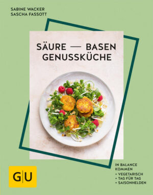 Basisches Kochbuch mit 100 Rezepten von der Erfinderin des BasenfastensIn diesem basischen Kochbuch verraten Ihnen Expertin Sabine Wacker und der Gourmetkoch Sascha Fassott 100 einfache, aber dennoch raffinierte und vor allem verdammt leckere Gerichte für alle Jahreszeiten. Ob Wildkräuter im Frühling oder Kürbis im Herbst, in jeder Saison warten neue Lieblingszutaten darauf, in köstliche basische Rezepte verwandelt zu werden. Außerdem gibt’s hier alle Tipps und Tricks zum basischen Kochen, Nützliches für den Vorratsschrank, Blitzrezepte für Berufstätige und saisonale Menüvorschläge für Gäste. Zeigen Sie säurebildenden Nahrungsmitteln die Rote Karte und kommen Sie mit diesem Säure-Basen-Kochbuch in Balance. Mit den vielseitigen, basischen Rezepten gelangen Sie durch Kreativität und Spaß in der Küche genussvoll zu mehr Wohlbefinden! Ein basisches Kochbuch, das Farbe auf den Teller bringtEgal, ob Sie gerade erst in die Materie der basischen Ernährung einsteigen, beim Basenfasten bereits erprobt sind oder Ihre Gäste mit neuen, basischen Rezepten verwöhnen möchten - dieses basische Kochbuch eignet sich perfekt, um Ihre Küche mit tollen Ideen zu bereichern. Wenn Sie auf säurebildende Lebensmittel verzichten und stattdessen auf Basenreiches setzen, versorgen Sie Ihren Körper optimal mit fit machenden Vitalstoffen. Im GU-Buch „Säure-Basen-Genussküche“ verrät Ihnen die „Päpstin des Basenfastens“ höchstpersönlich, auf welche Nahrungsmittel Sie verzichten sollten, was dafür umso öfter auf den Speiseplan gehört und welche gesundheitsfördernde Wirkungen sich entfalten. Nur so viel schon einmal vorab: Von lästigen Gewichtsschwankungen oder Energielöchern nach der Mittagspause können Sie sich dank dieses basischen Kochbuchs ab jetzt verabschieden! Basisches Kochbuch mit SaisonheldenWer mit regionalen Produkten kocht, bekommt gesunde und aromatische Frische auf den Teller. Entdecken Sie mit Ihrem basischen Kochbuch, was die jeweilige Jahreszeit gerade Herrliches zu bieten hat. Diesen saisonal wertvollen Basenbildern wird im Säure-Basen-Kochbuch zu Recht besondere Aufmerksamkeit geschenkt. Kommen Sie mit diesen basischen Rezepten gut durchs Jahr! Basisch Kochen für jeden neuen (Frühlings-)tag!Nach den kalten Frostmonaten freuen wir uns im Frühling über frisches Grün. Jetzt locken uns vor allem Wildkräuter aus dem Winterschlaf. Sie liefern neue Energien, indem sie dem Körper beim Entgiften helfen. Löwenzahn oder Sauerampfer kommen zum Beispiel von Natur aus mit jeder Menge Basenpower aus der Erde und verfeinern viele Rezepte. Verpackt im „Wildkräutersalat mit Orangendressing“ bringen sie Ihre Abwehrkräfte auf Vordermann. Und im basischen Rezept „Blauer Kartoffelsalat“ macht der Sauerampfer Ihren Gästen schöne Augen. Basische Rezepte fürs leichte Abendessen im SommerGerade in der Hitze des Sommers sehnen wir uns nach leichten Genüssen, die unserem Stoffwechsel und unserer Seele guttun. Es wird also allerhöchste Zeit, Tomaten aufzutischen! Und zwar in den verschiedensten Variationen - als „Fleischtomatensalat“, als „Fruchtige Tomatenessenz“ oder als „Tarte Tatin von Eiertomaten“. Wer es noch ein bisschen fruchtiger mag, versüßt einen Brunnenkressesalat mit Beeren oder das Sesampesto für die Ofenpaprika mit süßen Aprikosenkernen. Was im Sommer sonst noch schmeckt? Die basischen Rezepte für „Pilz-Schaschlik mit Quinoa“, „Ofen-Zucchiniröllchen“ oder „Saftige Polentaschnitten“. Basisches Kochbuch mit herbstlichen, basischen Rezepten für Kartoffeln & KürbisOb Butternut, Hokkaido oder Patisson - im Herbst haben Kürbisse ihren großen Auftritt. Der Saisonheld schmeckt als „Kürbissalat mit Apfel“, „Kürbis-Kokos-Suppe“ oder „Kürbisgröstel aus dem Ofen“. Neben dem Kürbis dürfen im Herbst aber auch basische Rezepte mit Kartoffeln serviert werden. Die „Süßkartoffelsuppe“ ist zum Beispiel pures Suppenglück zum Sattessen und die „Amarant-Kartoffel-Taler“ sind vegetarische Eisenlieferanten der Extraklasse! Winterliche Wohlfühl-Rezepte aus dem basischen KochbuchIm Winter müssen wir gut auf unsere Gesundheit achten. Schließlich drohen nicht nur dem Immunsystem Gefahren, auch unser Stoffwechsel möchte es sich am liebsten gemütlich machen. Jetzt sollten basische Rezepte her, die von innen wärmen, den Magen nicht belasten und sich später nicht als Hüftspeck bemerkbar machen. Kohl ist nun genau die richtige Wahl! In Ihrem basischen Kochbuch gibt’s deshalb die idealen Fitmacher und Schlankhalter für den Winter - „Brokkoli in Kurkumasud“, „Spitzkohlwok mit Ananas“, oder „Grüner Topinambursalat“. Und womit kommt man morgens besser aus den Federn, wenn es draußen kalt und dunkel ist? Tolle basische Rezepte fürs Frühstück sind „Quinoa-Porridge mit Leinsamen“, „Wintergewürze-Smoothie“ oder „Birnen-Apfel-Crumble“. Alle basischen Rezepte finden Sie im basischen Kochbuch „Säure-Basen-Genussküche“ von GU!