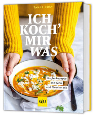 Was macht Küchensolisten von jung bis alt restlos glücklich? Ab sofort dieses Buch! Weil an alles gedacht wurde, was das Für-mich-alleine-Kochen einfacher und praktischer, aber nie langweilig macht: Maßgeschneidert für den Ein-Personen-Haushalt bietet es über 70 richtig schlaue Rezepte - einfach, schnell, saisonal und günstig. Und dank vieler Varianten und Tausch-Tipps auch ganz schön flexibel. Das Beste: Das Problem übriger und angebrochener Zutaten ist endlich gelöst - dank cleverer Verweise beim jeweiligen Rezept und eines eigenen Reste-Registers. Apropos Reste: Ein eigenes Kapitel mit schnellen Yummy-Rezepten für übergebliebene Beilagen wie Nudeln & Co. macht das Ganze komplett. Ich koch‘ mir was - jetzt am liebsten jeden Tag!