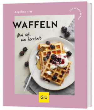 Waffeln für jede Gelegenheit! Dieses Buch ist für all diejenigen, die gerne leckere Waffeln backen und immer wieder auf der Suche nach neuen, möglichst kreativen Variationen des Klassikers sind. Lassen Sie sich von den vielen Ideen, die Angelika Ilies Ihnen auftischt, überzeugen. Von süß bis herzhaft ist dabei für jeden Geschmack genau die richtige Waffelkreation dabei! Ob schnelle, einfache oder raffinierte und ausgefallene Rezepte - in diesem Buch finden Sie garantiert die passende Waffel samt Topping für jede Gelegenheit. In Angelika Ilies Buch Waffeln finden Sie zahlreiche Ideen, um den beliebten Waffel-Klassiker neu aufzupeppen. Das Backbuch enthält nicht nur leckere Rezepte, sondern auch Tipps rund um die perfekte Zubereitung. Dabei sind alle Rezepte leicht verständlich erklärt und enthalten zusätzliche Ratschläge zum erfolgreichen Gelingen, beispielsweise durch die Wahl des richtigen Waffeleisens. Rezepte ganz nach Geschmack: Waffelvielfalt von süß bis pikantDas Buch gliedert sich in süße Rezepte, Vorschläge für Toppings und pikante Waffeln. Im ersten Kapitel erfahren Sie, wie Sie mit einfachen Zutaten der klassisch süßen Waffel das besondere Etwas verleihen können - beispielsweise kann die Wahl des Honigs die Geschmacksnote Ihrer Waffeln maßgeblich beeinflussen. Ebenso finden Sie Varianten für besondere Anlässe wie die Weihnachtszeit: In dieser Kategorie tummeln sich süße Leckereien wie Vanille-Cheesecake-Herzen und amerikanische Chocolate Chip-Waffeln. Im Topping-Kapitel folgen Ideen, wie Sie Ihre Waffeln beispielsweise mit Karamellpflaumen kreativ garnieren können. Auch weitere Vorschläge, wie dem Grundrezept der besondere Pfiff verliehen werden kann, finden sich hier. Viele trauen sich dabei nicht an pikante Interpretationen - doch die Autorin Angelika Ilies schreckt auch davor nicht zurück - von Tomaten-Mozzarella-Waffeln bis hin zur ungewöhnlichen Grünkohl-Mettwurst-Waffel reichen ihre Ideen.