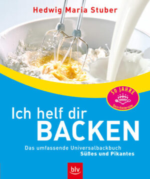 Die Back-Stube(r), der Partnerband zum Kochbuch-Klassiker: rund 400 Backrezepte für Süsses und Pikantes - nationale und internationale Klassiker ohne Schnickschnack, leicht nachzubacken, mit vielen Variationen und 100% Gelingsicherheit. Kuchen und Torten, Teilchen und Plätzchen, Süßes und Pikantes: was immer gebacken werden soll, in der „Stuber“ steht, wie es geht! Ich helf dir backen ist auf vielfachen Wunsch der großen Fan-Gemeinde des Kochbuch-Klassikers „Ich helf dir kochen“ entstanden. Und die Autorinnen haben die Idee aufgegriffen und sich mit Begeiste-rung an die Erarbeitung eines Backbuches gemacht. Ausprobiert und vielfach variiert wurden auch die Lieblingsrezepte aus dem Familien-, Freundes- und Gästekreis der beiden Autorinnen. Nur die überzeugendsten Ergebnisse haben es in dieses Buch geschafft. Herausgekommen ist ein umfassendes Backbuch mit mehr als 350 Rezepten: Nationale und internationale Klassiker der traditionellen Patisserie finden sich hier ebenso wie Rezepte für zeitgemäßes Backen mit geringem Zeitaufwand und weniger Kalorien. Die Autorinnen bieten eine Fülle von Anregungen, die die Kreativität in der Küche beflügeln und zum Ausprobieren von eigenen Variationen einladen. Nach den Gebäckgruppen gegliedert finden sich Vorschläge für Klassi-ker wie Marmorkuchen und Nusskucken, Kuchen vom Blech, Stückgebäck aus Hefe- und Blätterteig, noble Tortenklassiker wie Prinzregenten- und Dobostorte, pikante Gemüsekuchen, Pizza und Quiches sowie für Brot aus unterschiedlichen Mehlsorten. Nicht zu vergessen sind süße und pikante Teilchen zum Kaffee oder zu Wein und Bier, und vor allem ein liebevoll zusammengestelltes Kapitel mit Weihnachts- und Teege-bäck. Den Grundteigarten ist ein eigenes Kapitel gewidmet ebenso wie den Geheimnissen gelungener Cremes, Glasuren und Güssen. Außerdem finden sich in einem Kapitel die wichtigsten Backzutaten sowie die Backformen und Hilfsmittel in der Küche. Ich helf dir backen ist ein Buch, das allen Ansprüchen entgegenkommt. Die Rezepte sind übersichtlich, klar formuliert und nach Arbeitschritten gegliedert. Auch Ungeübte können sich ohne weiteres an eine Geburtstagstorte wagen. Mit diesem Backbuch werden Frauen, Männer wie junge Leute ihre Liebe zum Backen entdecken und pflegen. Eine Freude sind die vielen schönen Fotos. Sie schlagen das Buch auf - und haben Lust zum Backen!