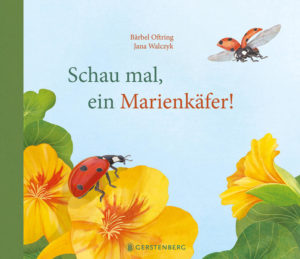 Honighäuschen (Bonn) - Wer landet denn da in der warmen Frühlingssonne? Ein Marienkäfer! In diesem Buch begleiten wir den getupften Glücksbringer durch das ganze Jahr. Wir können seinem Nachwuchs beim Aufwachsen zusehen, erfahren vom Nutzen des Käfers im Garten und dürfen sogar einen Blick unter seine Flügel werfen. Unter den Klappen gibt es noch viel mehr Wissenswertes über den Siebenpunkt- Marienkäfer und seine farbenfrohen Verwandten zu entdecken. So lernen wir den kleinen Käfer aus nächster Nähe kennen!