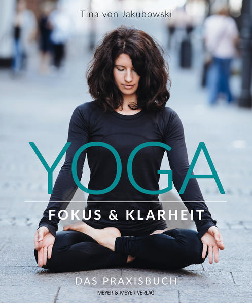 Honighäuschen (Bonn) - Fokussiert und klar durch den Alltag zu gehen, bedeutet, bei sich zu sein und gleichzeitig Kraft für geliebte Menschen und Aufgaben zu haben. In unserer modernen Welt mit ihrer Fülle an Möglichkeiten und Masse an Pflichten ist es wichtig, immer wieder zum Wesentlichen zurückzukehren und gut für sich selbst zu sorgen. Nur dann können wir authentisch und voller Freude unseren Weg gehen und für Menschen und Projekte da sein. Dieses Yogapraxisbuch eröffnet dir in acht Kapiteln die Möglichkeit, einen klaren, schönen Raum für dich zu schaffen, um immer wieder zu dir und deinem Körper zurückzukehren. Die Autorin führt dich durch ein ganzheitliches Konzept von stärkenden Yogahaltungen, lebbaren Ideen aus der Yogaphilosophie, Ernährungstipps und Reflexionen.