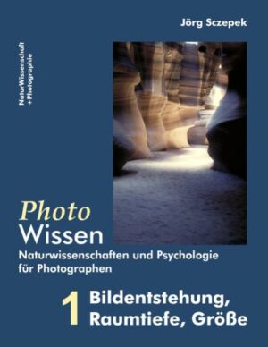 Honighäuschen (Bonn) - Luck favours the prepared mind hat der Photograph Galen Rowell einmal geschrieben und genau darum geht es hier: bessere Bilder durch das Verständnis der grundlegenden physiologischen, psychologischen und technischen Voraussetzungen. Dieser erste Band der Reihe PhotoWissen befaßt sich mit elementaren Fragen aus visueller Wahrnehmung und photographischer Bildentstehung: Wie arbeitet unser Gesichtssinn zwischen Auge und Gehirn? Wie entstehen photographische Abbildungen?Wieso nehmen wir unsere Umwelt dreidimensional wahr?Welche Faktoren müssen wir berücksichtigen, um die Raumtiefe in unseren Photos zu transportieren?Woran orientiert sich unsere Wahrnehmung der Objektgrößen und die Abbildung derselben?Am Ende steht eine physiologisch begründete Schlußfolgerung dazu, was wir in der Photographie tun sollten, um visuell gute Bilder aufzunehmen.Die Serie PhotoWissen schafft Einsteigern durch die Verknüpfung der verschiedenen photographisch bedeutsamen Themenfelder eine solide Basis. Fortgeschrittene profitieren durch die Erläuterung von Fragen, die viele andere Sachbücher ausklammern. 17x22 cm, 140 Seiten, 40 SW-Abb., 38 Farb-Abb.