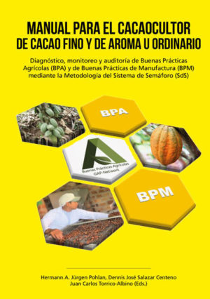 Honighäuschen (Bonn) - Cacao y chocolate son sinónimos de lujo y productos de sabores deliciosos y exóticos. El Manual para el cacaocultor de cacao fino y de aroma u ordinario se dirige a todos los involucrados en los procesos del manejo agronómico, cosecha y poscosecha bajo los principios de las Buenas Prácticas Agrícolas (BPA) y de las Buenas Prácticas de Manufactura (BPM) de manera transparente, sostenible y trazable. Los agroecosistemas cacaoteros están bajo la mirada crítica del consumidor tornándose importante el producir cacao de calidad en armonía con el medio ambiente, resiliente al cambio climático y con responsabilidad social, empresarial y ética. La Metodología del Sistema de Semáforo (SdS) para el diagnóstico, monitoreo y auditoría de las BPA en agroecosistemas cacaoteros está elaborada como una guía teórica-practica para las inspecciones en toda la cadena del cacao y como un cuestionario detallado para su autoaprendizaje. Las Buenas Prácticas Agrícolas (BPA) están constituidas en 13 pilares y 51 componentes y las Buenas Prácticas de Manufactura (BPM) están ordenadas en siete pilares con 30 componentes. En el manual se ha integrado un capítulo sobre administración y gestión de agroecosistemas cacaoteros basada en las BPA y las BPM y otro sobre el cacao climáticamente inteligente y resiliente (CCI). El proceso de la producción de cacao necesita una nueva visión que involucre experiencias tradicionales, así mismo como los avances modernos, para la capacitación y gestión del conocimiento con tecnologías de la información y la comunicación. El propósito de este manual consiste en apoyar a los cacaocultores en la implementación de las BPA y las BPM que se dedican a ofrecer a la industria chocolatera almendras fermentadas finas y de aroma u ordinarias.