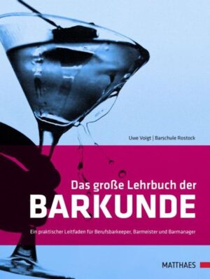 Das große Lehrbuch der Barkunde vermittelt durch fundiertes und im beruflichen Alltag erprobtes Fachwissen das professionelle Einmaleins dieses interessanten Metiers. Das einzigartige Handbuch mit seiner praxisnahen Übersicht der Barkunde bietet Auszubildenden und Berufseinsteigern den unverzichtbaren fachlichen Background. Barkeeper, Barmeister und Barmanager werden diesen Leitfaden, in dem wertvolles Standardwissen prägnant und praxisgerecht aufbereitet ist, zu schätzen wissen.Die wichtigsten Themen im Überblick:· Der Arbeitsplatz Bar· Handwerkszeug und Ausrüstung· Barmaße und Mengenangaben· Der Barstock· Garnituren· Grundherstellungsarten der American Drinks· Klassische Technologien in Ablauf und Bewertung· Freestyle-Techniken und Speedtraining· Bar-Setu und Cleanup· Klassische und moderne Getränkegruppen· Barkarte und Baraktionen· Preiskalkulation· Warenkunde· Showmixen und Barzauberei· Cocktailcatering· Existenzgründung - Meine eigene BarÜber 160 Rezepte aus allen Getränkegruppen - von Aperitifs bis Zooms - vervollständigen dieses umfassende Werk.Der Autor:Uwe Voigt, Leiter der Barschule Rostock und Autor dieses Fachbuchs, gründete 1992 die Barschule Rostock, American Cocktail College. Seine vielfältigen Erfahrungen in der Ausbildung von Barkeepern, sein ausgeprägtes Engagement für den Fachberuf sowie seine intensive Auseinandersetzung mit dem gesamten Spektrum dieses Arbeitsfeldes fließen in dieses Fachbuch ein und machen es zu einem unverzichtbaren Standardwerk für alle, die sich in diesem Berufsfeld qualifizieren wollen.