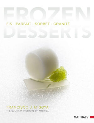 Eis mit all seinen Spielarten wie Granitè, Parfait oder auch Sorbet ist ein wichtiger Bestandteil im Repertoire eines Patissiers. Neue Geräte und Techniken haben die Möglichkeiten, „gefrorene Desserts“ herzustellen unglaublich erweitert. Francisco Migoya, Dozent am Culinary Institute of America, hat mit dem Buch „Frozen Desserts“ ein modernes Standardwerk für die Patisserie verfasst. In verständlicher Form schreibt er über Zutaten, Theorie, Technik und Rezepte und erläutert, wie diese Desserts nach klassischen und modernen Methoden zubereitet werden können.Herzstück des Buches sind 200 köstliche, innovative Desserts, Dessertteller und Entremets, die von Stracciatella-Eis in der Schokoladenbox über Yuzu-Sorbet mit Zuckerwatte bis hin zu gefrorenem Haselnussparfaitmit Haselnuss-Mascarpone-kuchen reichen - das ganze Spektrum moderner, gefrorener Desserts! „Frozen Desserts“ erläutert, wie man Rezepte für Eis, Sorbets oder Eisgetränke erstellt und beschreibt wie Granité, Parfait, Halbgefrorenes, Eisbomben, Souffé, Mousse und vieles mehr hergestellt wird, ergänzt durch Tipps zur Fehlervermeidung und Ratschläge zu Lagerung und Servicefragen. Ein umfassendes Standardwerk von einem Meister seines Fachs.