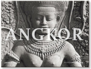 Im Rahmen des UNESCO-Weltkulturerbeprogramms zur Erhaltung von Angkor war Jaroslav Poncar für die umfassende Dokumentation der einzigartigen Bauwerke verantwortlich. Seine besten Aufnahmen der bedeutenden und weltberühmten Tempelanlagen Kambodschas sind in diesem Standardwerk vereint. Das gigantische Architektur-Monument zeugt von der hohen Baukunst der Khmer und ist ein nationales Symbol des Landes