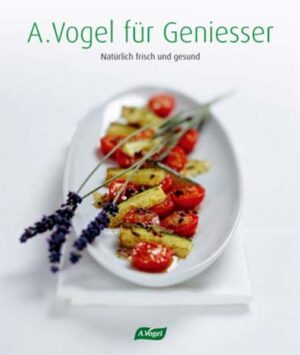 Der Name A.Vogel stand schon immer für Gesundheit und die Frische der Natur. Jetzt kommt das A.Vogel Kochbuch, mit dem gesundes Essen zum puren Genuss wird. Ob ein aromatischer Tomaten-Zucchini-Salat mit Lavendel, Jakobsmuscheln auf Limetten-Lauch, ein Krevettenspiess auf rotem Linsenpüree oder eine würzige Chili-Schokolade - 'A.Vogel für Geniesser' hält auf jeder Seite, was der Titel verspricht. Aufgeteilt in die Kapitel 'Kalte Vorspeisen und kleine Gerichte', 'Warme Vorspeisen und Zwischengerichte', 'Hauptgerichte', 'Süssspeisen' und 'Getränke', enthält das hochwertige A.Vogel-Kochbuch 70 so raffinierte wie köstliche Rezepte von Felix Häfliger. Und weil die Augen stets mitessen, gehört zu jedem Rezept der Augenschmaus einer exquisiten Fotografie. In ihrer Einleitung zeigt Ingrid Schindler, wie aktuell - und wie einfach - gesunde Ernährung heute ist. Jedes Kapitel besitzt einen Warenkunde-Teil, jedes Rezept Angaben zur Zubereitungszeit und zum Nährwert. Auf einen Blick erfährt man, ob das Menü kalorienarm, cholesterinfrei, glutenfrei und/oder laktosefrei ist. Dank ihrer profunden Kenntnis von Leben und Werk des Naturheilkunde-Pioniers Alfred Vogel (1902 - 1996) haben die Autoren Felix Häfliger (Rezepte) und Ingrid Schindler (Konzept, Text, Tipps) dessen Ernährungsgrundsätze aus dem vorigen Jahrhundert neu und zeitgemäss interpretiert. Ihr Fazit: Guter Geschmack ist gesunder Geschmack, und 'Weniger essen, dafür Besseres'. Wer gesundes Essen geniessen will, findet in diesem alle Sinne ansprechenden A.Vogel-Buch das Beste, was die frische und vollwertige Naturküche heute zu bieten hat.