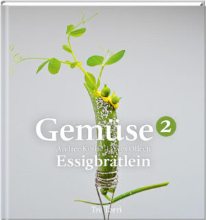 Im zweiten Buch der Tre Torri Sternereihe kochen die beiden gastronomischen Überflieger Andree Köthe und Yves Ollech wieder über 50 kreative Gerichte rund um Gemüse & Co. Jedes Gemüse wird detailliert beschrieben und in einem Rezept präsentiert. Auch Kräuter und Sprossen kommen dabei nicht zu kurz. Auch diesmal lautet ihr Motto: Nur was in der Region wächst, kann in optimaler Qualität in den Kochtopf wandern. So werden frische, saisonale und regionale Lebensmittel kombiniert, die sowohl geist- als auch genussreiche Eindrücke hinterlassen. Ein Standardwerk der kreativen Küche. Mit spektakulären Bildern und informativen Texten zu Salatgurke, Zuckerrübe, Löwenzahn und Co. Informationen zu den Autoren: Im mittelalterlichen Ambiente des „Essigbrätleins“ in Nürnberg erkochte sich 1997 Andree Köthe den ersten Michelin-Stern. Zusammen mit seinem Partner Yves Ollech folgte 2008 der Zweite. Andree Köthe ist Gault-Millau-Koch des Jahres 2012.