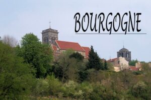 Burgund glänzt nicht nur durch seine Weine. in dieser Landschaft finden sich zahlreiche prächtige Schlösser und ein Netz von Kanälen