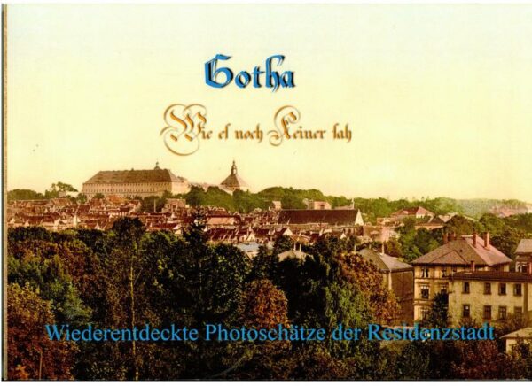 Der Bildband zeigt historische Photographien aus der Zeit von 1858 bis 1982. Die ersten Kapitel stellen Aufnahmen bekannter Photographen wie Francis Bedford und August Mencke vor. Die weiteren Kapitel widmen sich speziellen Bauten wie z.B. der Arnoldischule