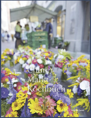 100 Seiten kulinarische Inspiration und NaturverbundenheitAn jedem Samstag vom Mai bis Oktober baut sich in den engen Gassen der Churer Altstadt ein Einkaufsparadies auf. Produzentinnen und Produzenten aus ganz Graubünden bieten an ihren Marktständen kulinarische Raritäten an: Käse und Milchprodukte aus den Bergtälern, saisonale Gemüse und Früchte, Würste, Fleischwaren, Blumensträusse, Gebackenes und Eingemachtes, Honig, Wein und Bündner Spezialitäten verwandeln den Altstadtbogen vom Martinsplatz bis zum Kornplatz in eine Flaniermeile für Gourmets. Wer hier einkauft, weiss Qualität zu schätzen und kocht mit Fingerspitzengefühl.Renate Matthews und der Fotograf Markus Zuber haben am Churer Wochenmarkt ein Jahr lang Rezepte gesammelt und Eindrücke festgehalten. Daraus entstanden ist ein Markt-Kochbuch mit mehr als 50 traditionellen und neuen Lieblingsrezepten, eingebettet in wunderschöne Aufnahmen der Stadt Chur. Verschenken, geniessen, Schürze umbinden!