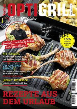 Endlich da: Das neue OptiGrill-Magazin! Die neue Ausgabe des OptiGrill-Magazins versorgt Euch mit der ganzen Bandbreite an unwiderstehlichen Gerichten frisch von der Grillplatte: Mit den besten Rezepten aus der Urlaubsküche könnt Ihr Euch entweder perfekt kulinarisch auf die nächste Reise einstimmen oder Eure Lieblingsgerichte aus dem Urlaubsland zuhause nachkochen und Euch so ein Stückchen Urlaubsglück auf den Teller zaubern. Das ist aber noch lange nicht das einzige Highlight: Auch die neue NFL-Saison steht vor der Tür, deshalb haben wir echte kulinarische Kracher aus den USA mit Touchdown-Garantie für Euch im Gepäck! Außerdem sind natürlich auch unsere beliebten Klassiker vertreten: die Rezepte vom OptiGriller Benni Hetterich sind und bleiben einfach eine Bank, für unsere Veggies ist ebenfalls gesorgt, der OptiGrill 4in1 glänzt mit seiner Vielseitigkeit und kreativen Gerichten und auf unsere Spieße kommen sowieso nur die besten Kombis und Eigenkreationen aus leckeren Zutaten. Neu mit dabei: die beste Mahlzeit des Tages, der Brunch! Süß, herzhaft, gemütlich und die optimale Ergänzung zu den Hauptgerichten aus unserer Familienküche. Nicht zuletzt darf natürlich Tefal-Ambassador und Sternekoch Nelson Müller nicht fehlen, der euch diesmal zwei fantastische vegetarische bzw. sogar vegane Rezepte präsentiert - was ganz Besonderes, unbedingt ausprobieren!