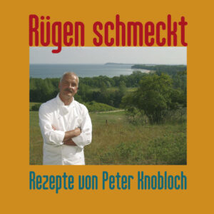 Peter Knobloch: Rügen schmeckt. Rezepte von Küchenmeister Peter Knobloch Ein Koch von der Insel Rügen. Ein Kochbuch für die Insel Rügen. Erfrischend leichte Anleitungen für ein erfolgreiches Nachkochen. Spezial: Rügener Zutaten in Rezepten für jede Jahreszeit. Rügens Starkoch Peter Knobloch hat die Töpfe und Pfannen erstmalig mit der Feder vertauscht. Zusammen mit dem Foto- und Grafikdesigner Lutz Grünke aus Binz und dem rügendruck putbus bringt der Göhrener Küchenmeister am 19. Juli 2004 sein erstes eigenes Kochbuch auf den Markt. Rügen schmeckt ist ein originelles und niveauvoll gestaltetes Buch, dessen Konzept der modernen Küche des Peter Knobloch voll und ganz entspricht (siehe Gault Millau, Michelin, Aral Schlemmer Atlas, Großer Bertelsmann Restaurant & Hotel Guide, Feinschmecker Guide, Varta-Führer, Gustav Volkenborn-Hitlisten). Sein Können stützt sich auf eine aparte kulinarische Kreativität und ausdrücklich frische regionale Naturprodukte, die die wichtigsten Säulen seiner Kochkunst bilden. Doch keinesfalls sind all diese Erzeugnisse zur selben Zeit auf der Insel Rügen zu beziehen. Aus diesem Grund hat das Kochbuch eine jahreszeitlich bedingte Aufteilung erhalten. In einer den saisonalen Rezepten vorangestellten, poetisch anmutenden Einleitung, welche zugleich landschaftliche Stimmungen und soziale Gepflogenheiten der Insel vermittelt, sind die für jede Jahreszeit rügentypischen Produkte und Kräuter - welche dort bis heute gesammelt werden können - sowie ihre Verwendung erläutert. Auf 96 Seiten wird professionell, aber durchaus verständlich, aus der praktischen Kochschule geplaudert. Für Gourmets am heimischen Herd ist der Band mit zusätzlichen Tipps und Tricks, welche Peter Knobloch jeden Tag selbst anwendet, ausgestattet. Die Illustrationen und Teller, auf denen die angerichteten Speisen ästhetisch präsentiert werden, stammen von Kathrin Grünke, bekannt durch die Nutzkunstwerke der von ihr entwickelten Marke Narrenkeramik. Fotografisch wurden Peter Knoblochs Gerichte unverfälscht, das heißt kurz vor dem Auftragen und anschließendem Verzehr durch Gäste des Hauses, von Lutz Grünke festgehalten. Peter Knobloch, Koch und Autor: „Ich möchte ein Kochbuch mit Gerichten und Zutaten von und für Rügen machen