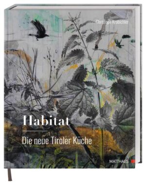 Die neue Tiroler Küche - regional, bodenständig und exquisit! Haubenkoch Christoph Krabichler präsentiert in seinem hochwertigen Kochbuch die Kulinarik und Lebensmittel-Tradition des Tiroler Alpenraums. Mit perfekter Koch-Handwerkskunst zaubert er aus regionalen und saisonalen Produkten kulinarische Meisterwerke: 50 einzigartige Rezepte aus der traditionellen Tiroler Küche - modern und kreativ interpretiert. In seiner Küche verwendet Krabichler nur beste regionale Produkte von engagierten Produzent*innen, die die kulinarische Entwicklung Tirols seit Jahren prägen und im Buch vorgestellt werden. Eine Hommage an die Alpenküche -Lese- und Genussbuch in einem: Das ambitionierte Standardwerk zur modernen Tiroler Küche -Erstklassige Koch-Handwerkskunst: Mit 50 kreativen Rezepten von Haubenkoch Christoph Krabichler und einem Vorwort von Spitzenkoch Martin Sieberer -Besonders ausgestattet: Hardcover mit haptischem Einbandmaterial, Lesebändchen und hochwertiger Fotografie -Nachhaltige Produkte: Mit spannenden Porträts von 11 engagierten regionalen Produzent*innen Kulinarische Meisterwerke In „Habitat“ stehen die Wurzeln der Tiroler Kulinarik und der nachhaltige und bewusste Umgang mit regionalen Lebensmitteln im Vordergrund. Christoph Krabichler begeistert mit seinen Interpretationen von heimischen Gerichten wie Gerstenrisotto mit Bergkäse und Lammtatar mit Frühlingskräutern. Abgerundet wird das Buch mit Porträts und Geschichten über die Menschen hinter den Produkten und über ihre Leidenschaft für die Produkte, die eine einzigartige Qualität entstehen lässt. Hohe Kochkunst trifft auf traditionelle Tiroler Kulinarik: das große Koch- und Genussbuch zur modernen Alpenküche von Haubenkoch Christoph Krabichler