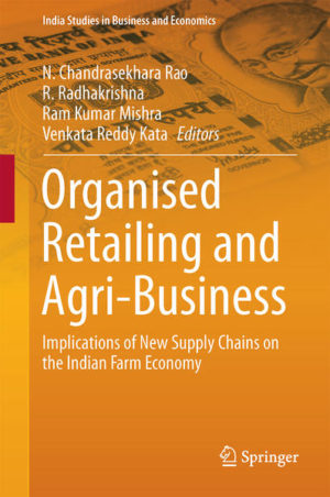 Honighäuschen (Bonn) - This book examines the performance of organized retail chains supplying the agri-input and output services in terms of achieving their objective of utilising collective bargaining power in the marketing of their agricultural produce, integrating empirical experience from India and other selected developing countries. The scenario of marketing for agricultural products has been undergoing rapid changes with the rise of organised retailing (the Indian term for supermarkets), a process that is likely to accelerate in years to come, with India being on the threshold of a supermarket revolution. In fact, India is referred to as the final frontier in the development of supermarkets. The growth of supermarkets in India is faster than that in China, which is also witnessing an exponential growth as part of the third wave of supermarket diffusion. The book investigates the links between organised retailing and farmers and farming in India. Apart from raising issues of equity, inclusion and problems in policy framework, it also discusses policy interventions that are essential in order to make the development of organised retailing more inclusive and beneficial to the farming community and agricultural sector. The book further serves as a guide for policy makers, helping them to select the right kind of interventions to balance growth with equity as market forces penetrate deeper into the agricultural marketing space.